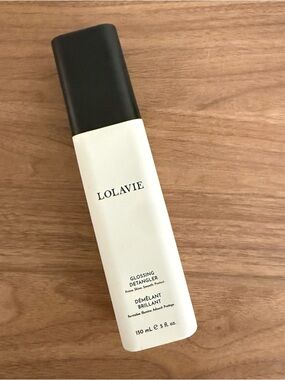Lolavie Glossing Detangler Spray - White